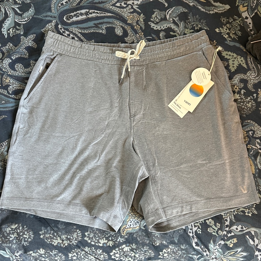 Vuori Men’s Ponto Short Charcoal Heather Gray Dreamknit XL